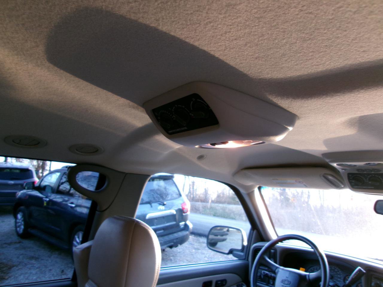 Used 2001 Chevrolet Suburban LT w/ LT Preferred Equipment Group image 8