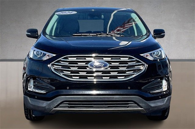 Used 2024 Ford Edge Titanium image 3