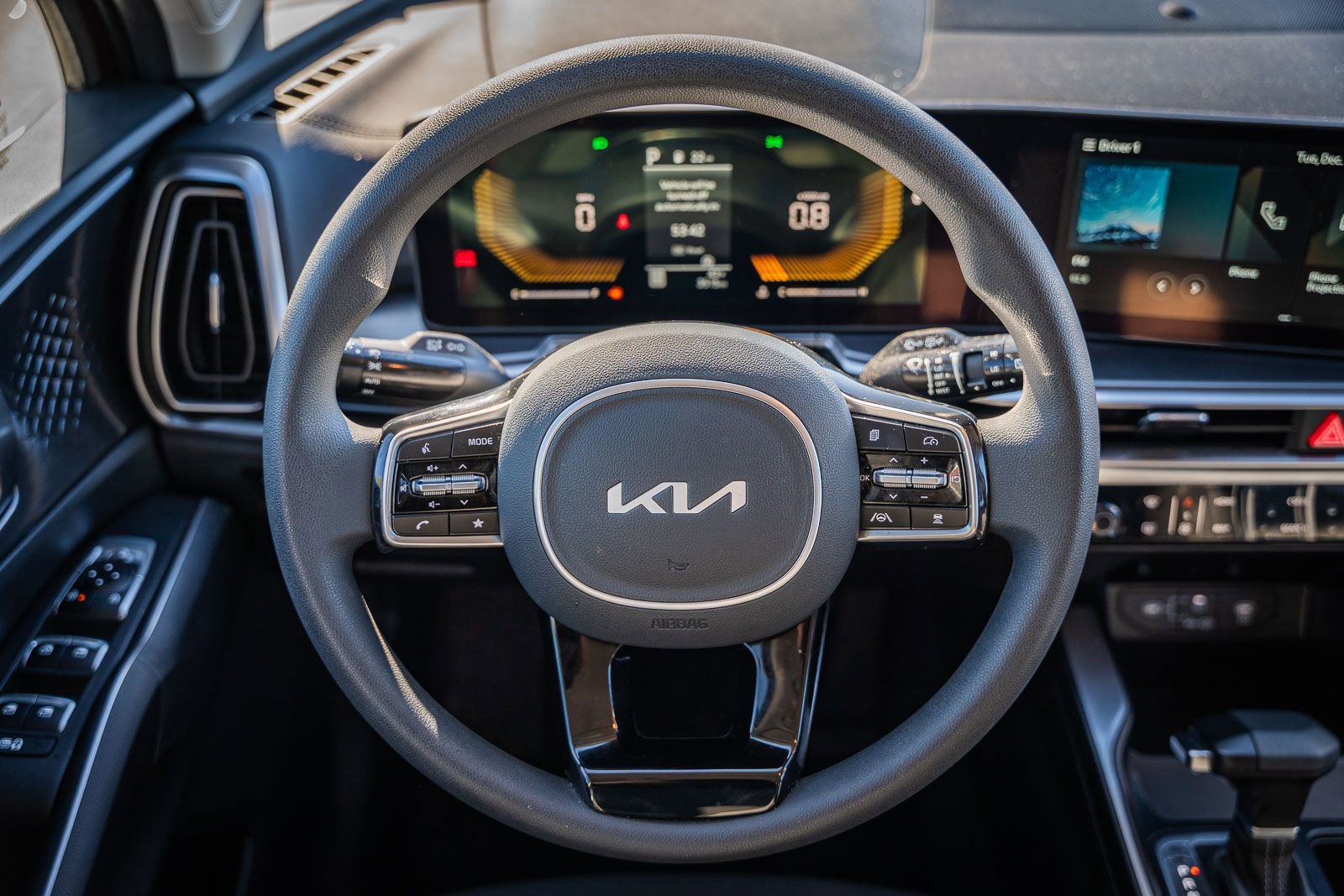 Used 2025 Kia Sorento LX image 24