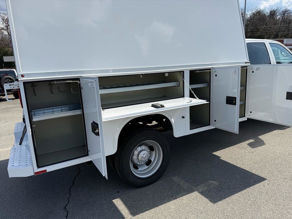 New 2026 RAM 5500 Tradesman w/ Chrome Appearance Group image 26