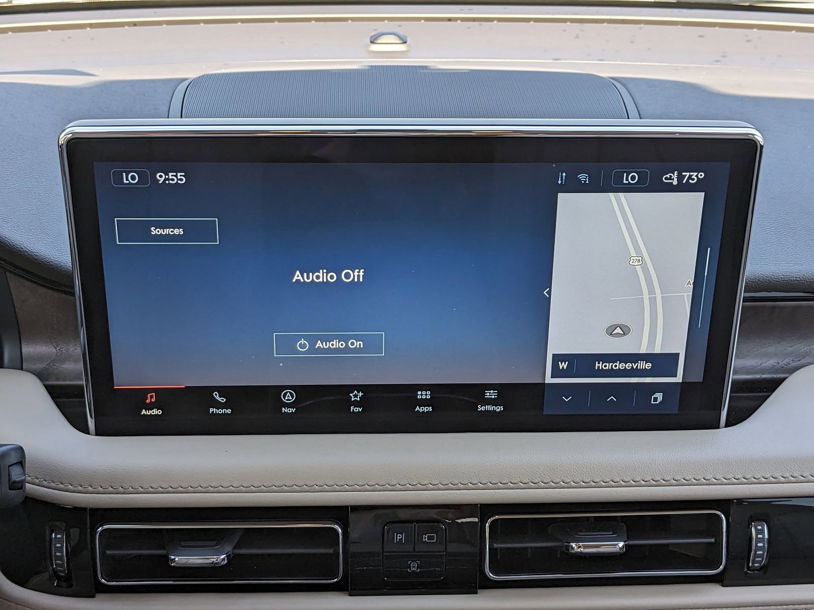 Certified 2023 Lincoln Nautilus Reserve image 20