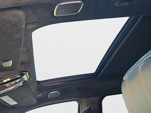 Used 2022 Jeep Grand Wagoneer Series III w/ Rear Seat Video Group 1 image 17