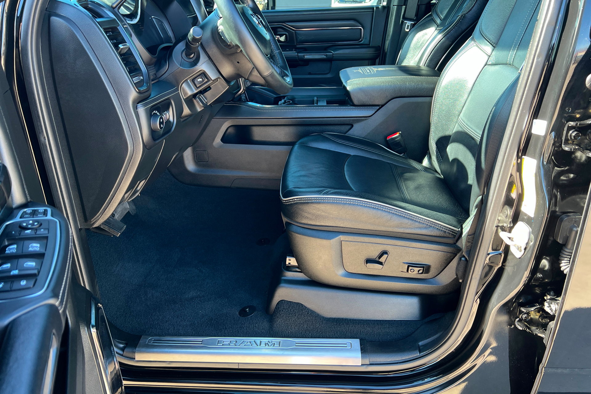 Used 2024 RAM 2500 Limited image 17