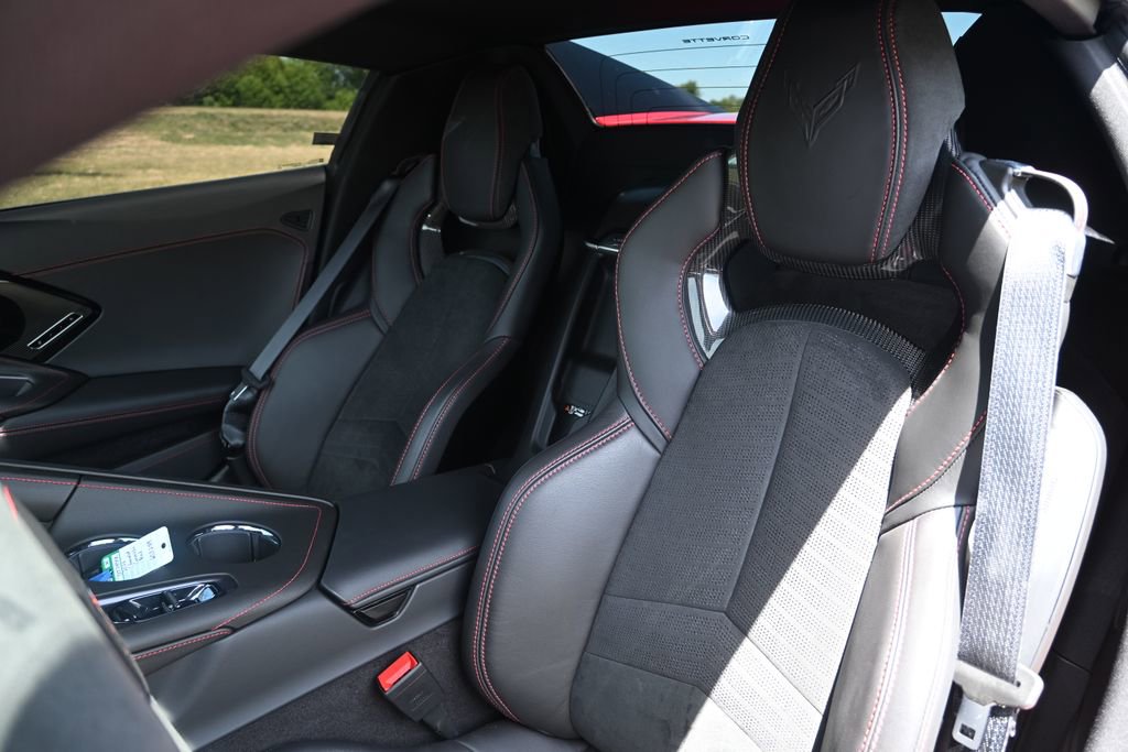 Used 2026 Chevrolet Corvette Z06 w/ Stealth Interior Trim Package RWD image 16