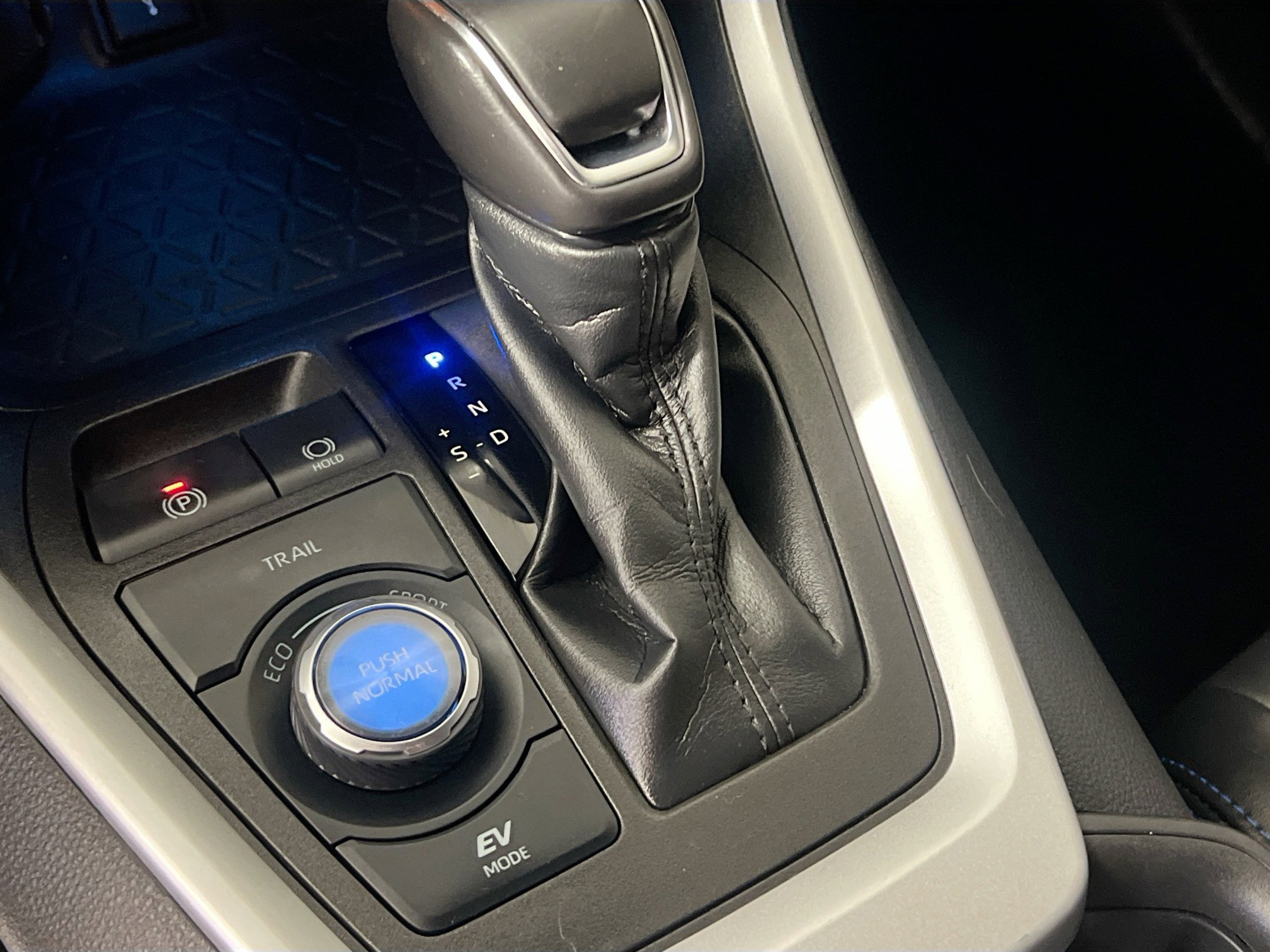 Used 2022 Toyota RAV4 XSE w/ XSE Grade Weather Package image 25