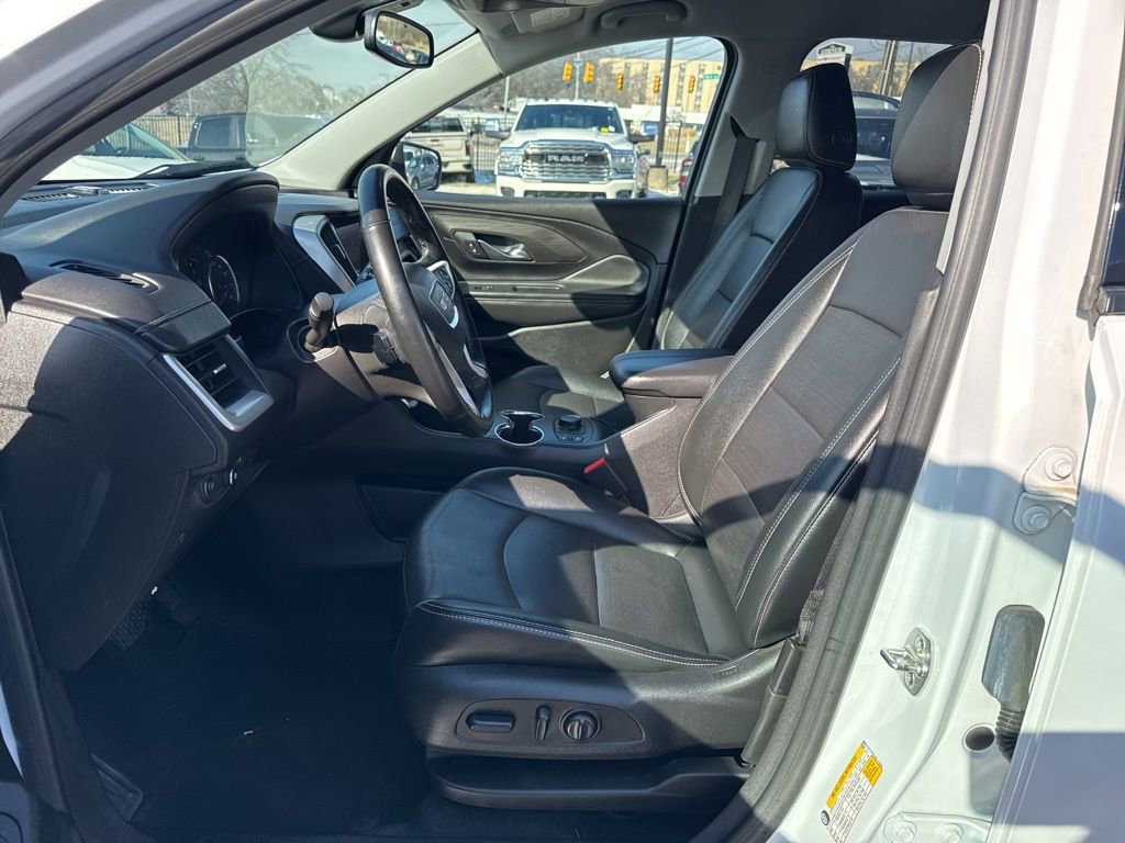 Used 2024 GMC Terrain SLT image 15