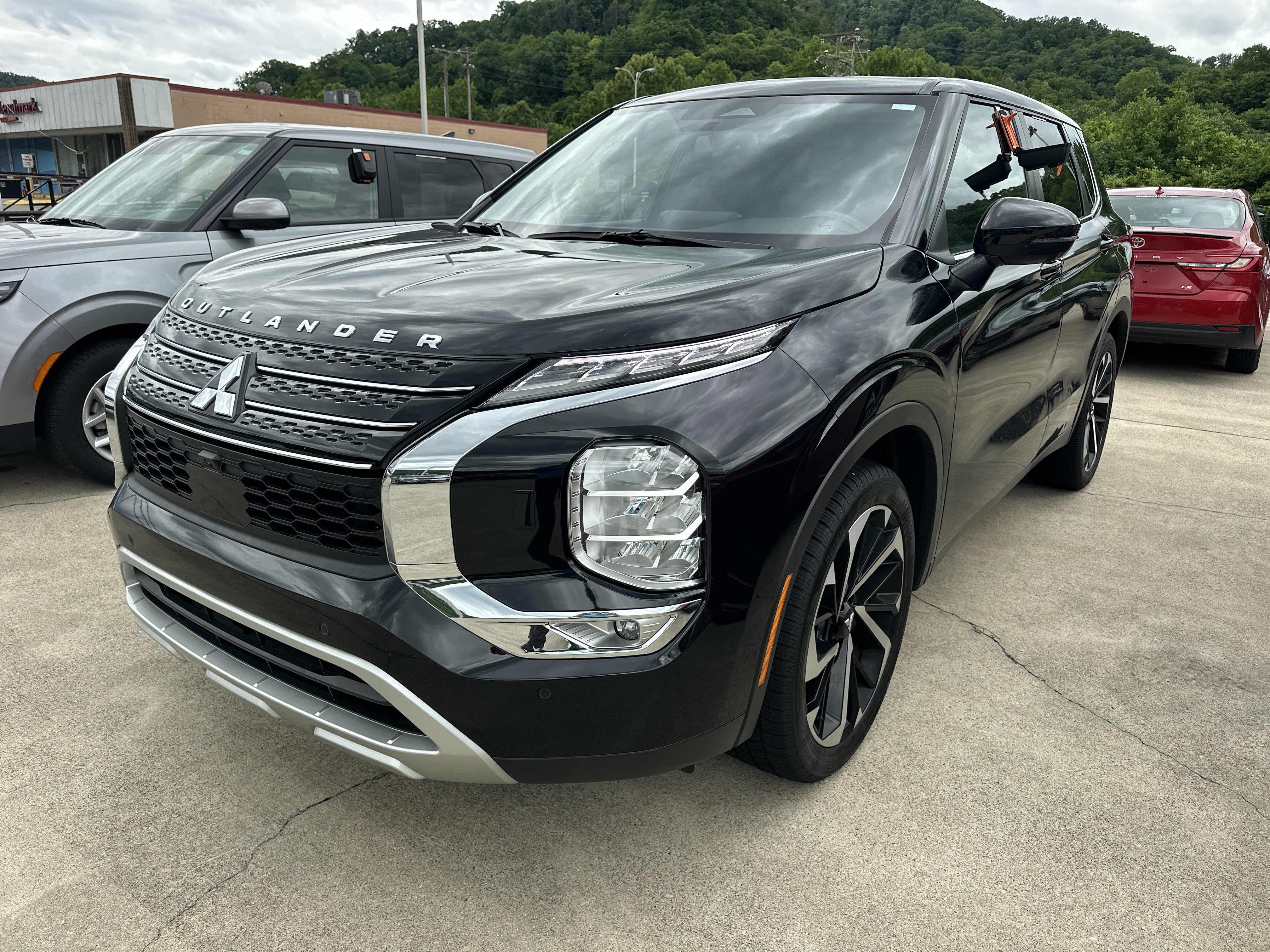 Used 2024 Mitsubishi Outlander SE AWD/4WD image 6