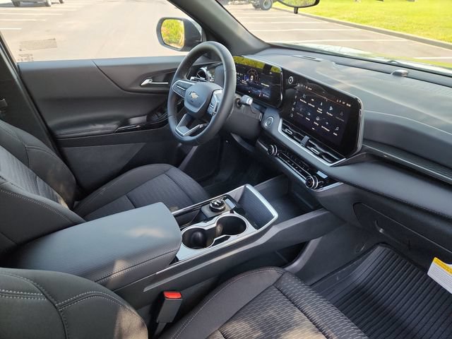 New 2027 Chevrolet Equinox LT w/ LPO, Floor Liner Package FWD image 19