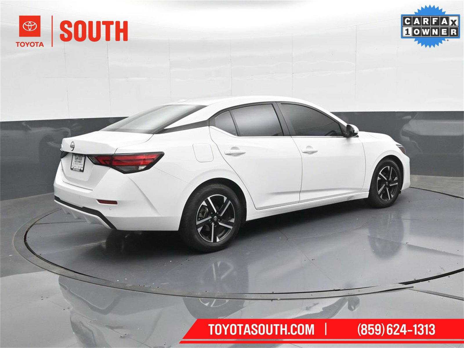 Used 2025 Nissan Sentra SV image 2