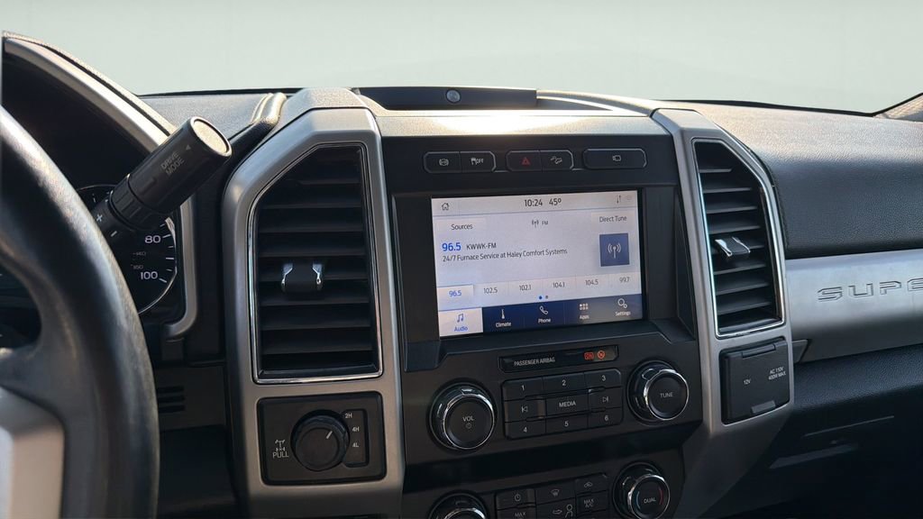 Used 2021 Ford F350 Lariat w/ Chrome Package image 30