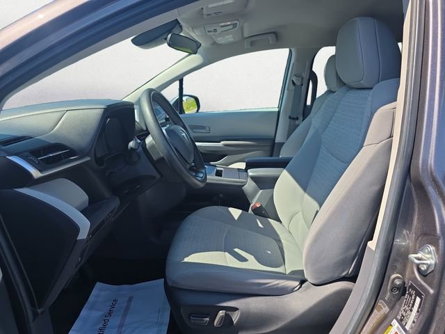 Used 2024 Toyota Sienna LE FWD image 9