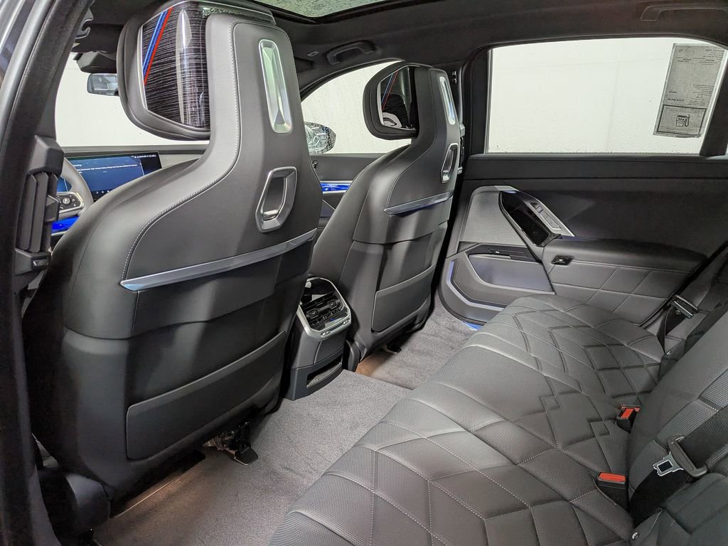 New 2026 BMW i7 xDrive60 image 38