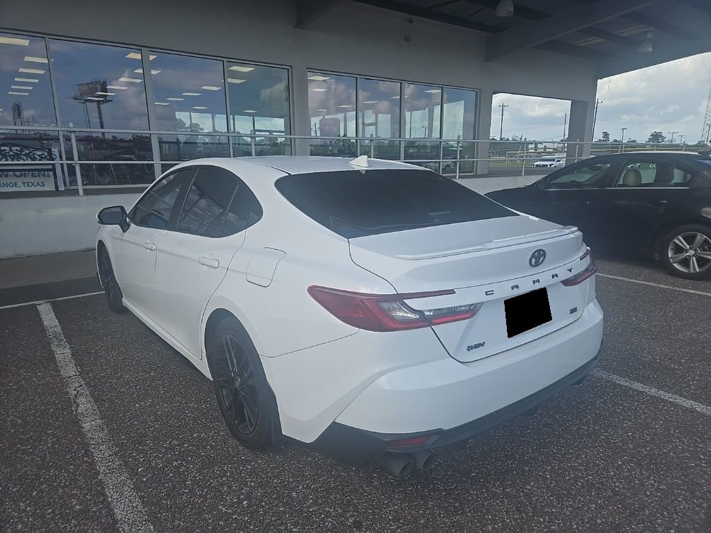 Used 2025 Toyota Camry SE w/ Convenience Package FWD image 3