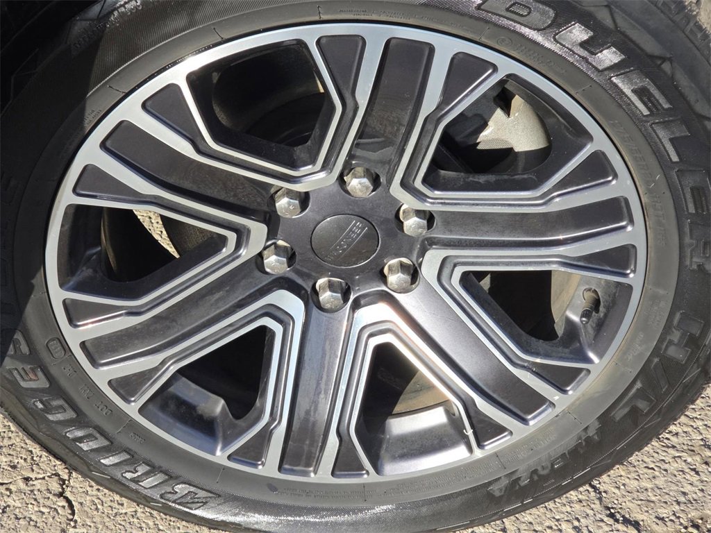 Used 2024 Jeep Wagoneer L Series II w/ Flexible Seating Group image 9