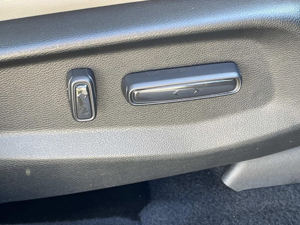 Used 2018 Honda CR-V Touring image 24