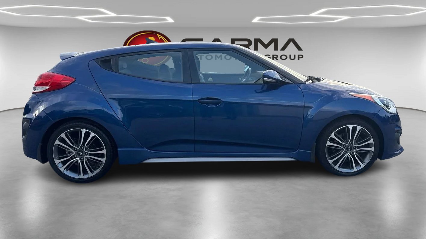 Used 2016 Hyundai Veloster Turbo w/ Option Group 04 FWD image 6