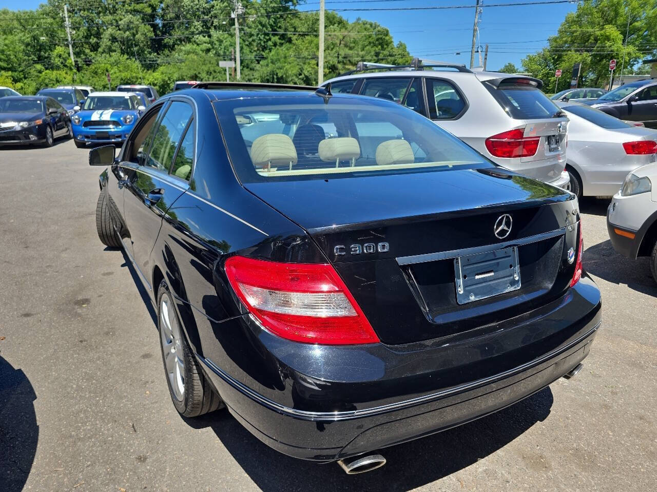 Used 2010 Mercedes-Benz C 300 Sedan image 4