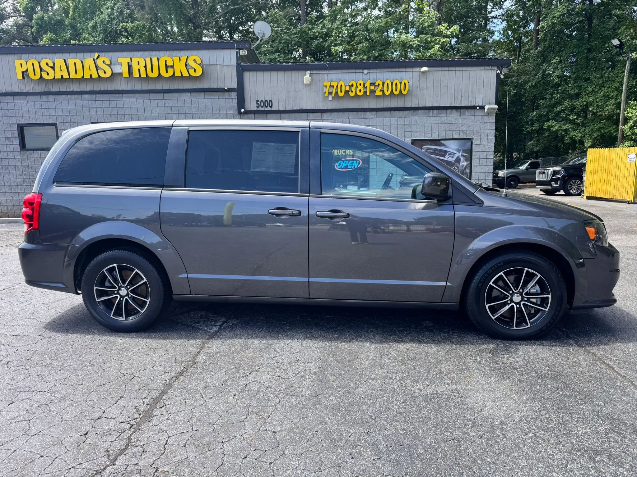 Used 2018 Dodge Grand Caravan GT FWD image 8