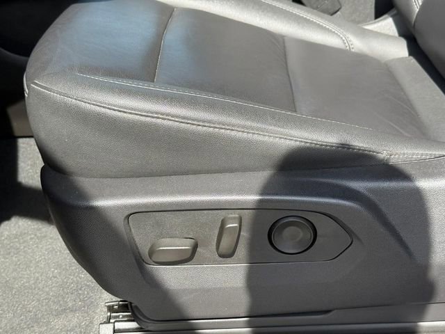 Used 2025 Chevrolet Tahoe LT AWD/4WD image 19
