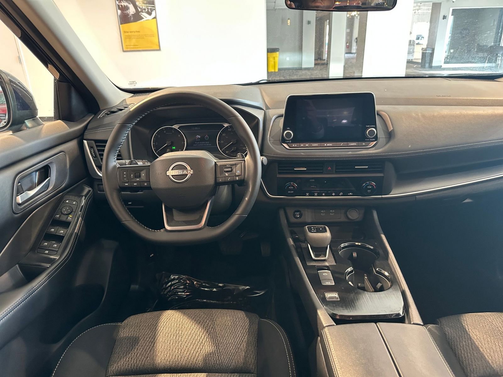 Used 2025 Nissan Rogue SV image 35