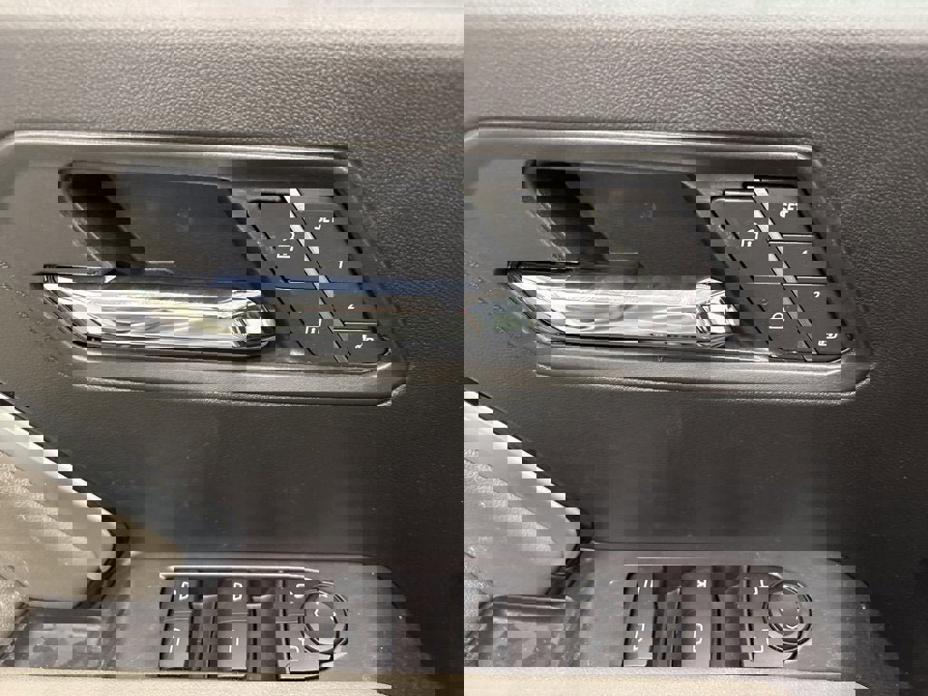 New 2026 Chevrolet Colorado ZR2 w/ Technology Package image 16