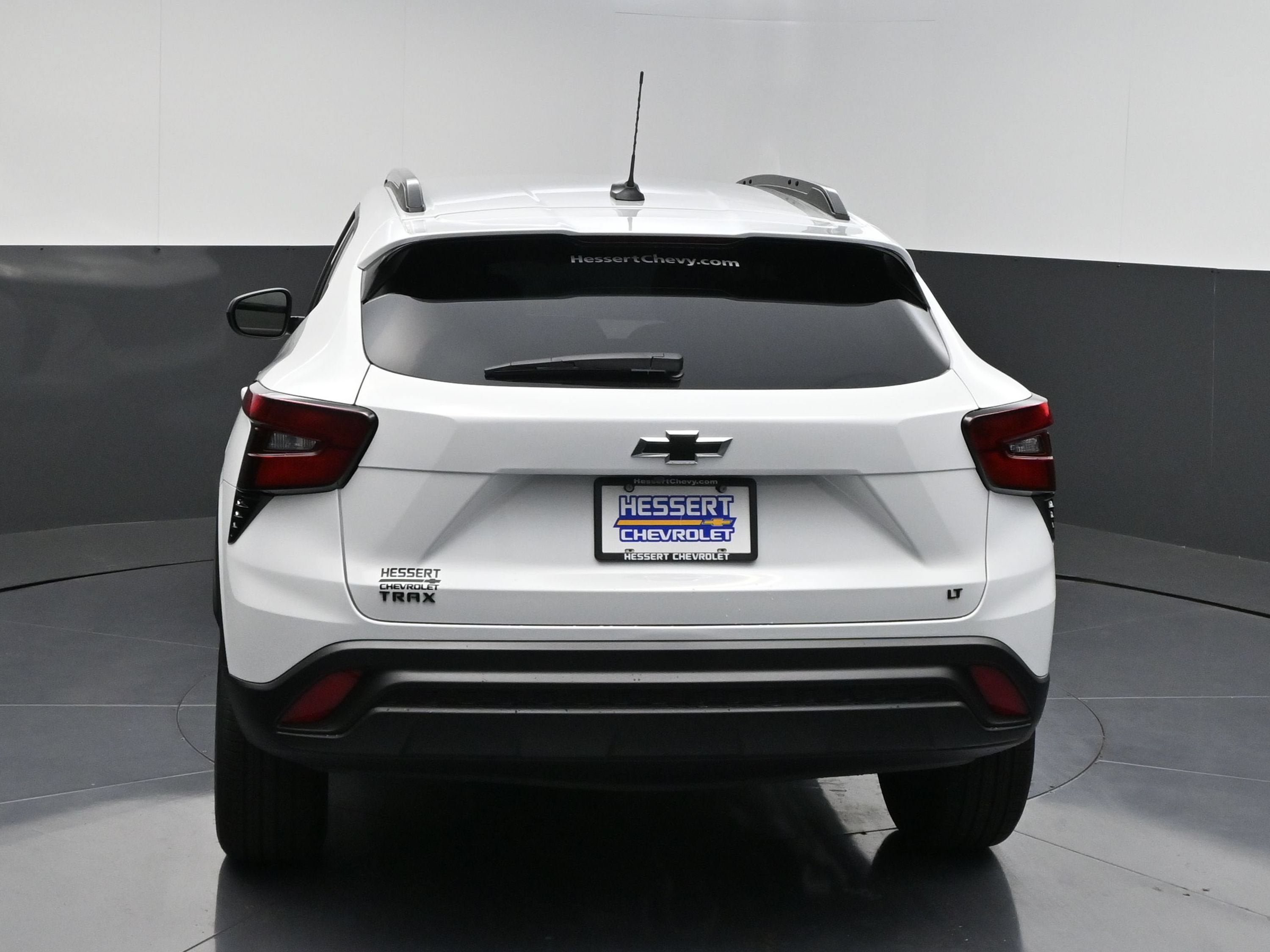 New 2026 Chevrolet Trax RS w/ Sunroof Package FWD image 7