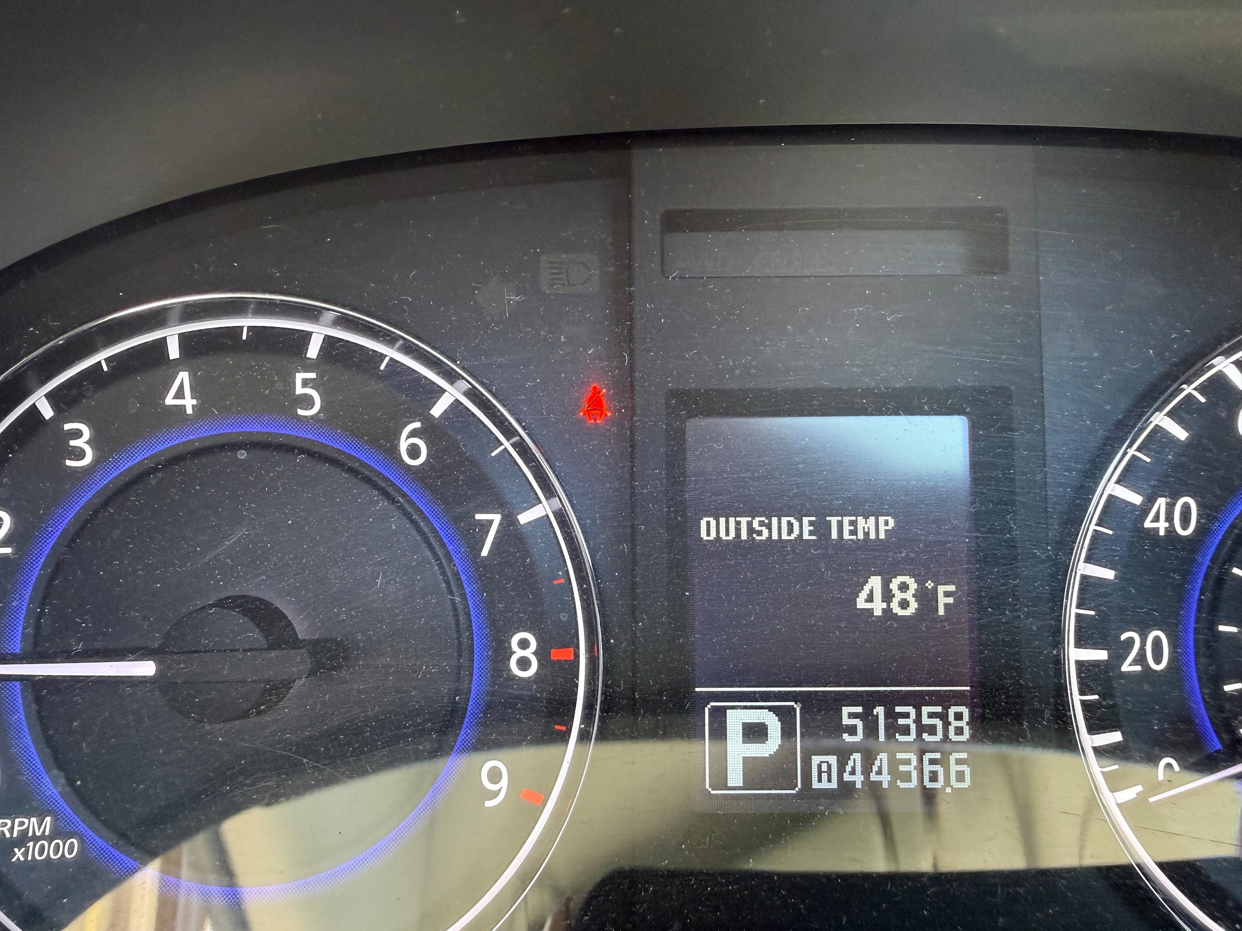 Used 2010 INFINITI G37 Sport w/ Premium Pkg RWD image 4