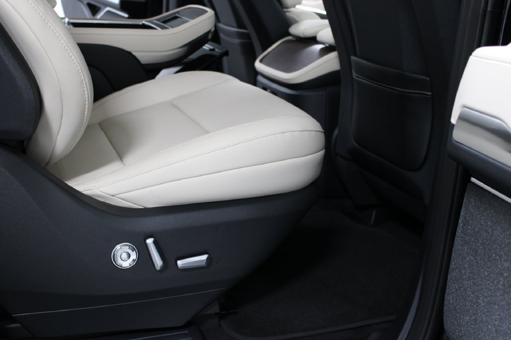 New 2027 Lincoln Navigator Reserve w/ Jet Appearance Package AWD/4WD image 39