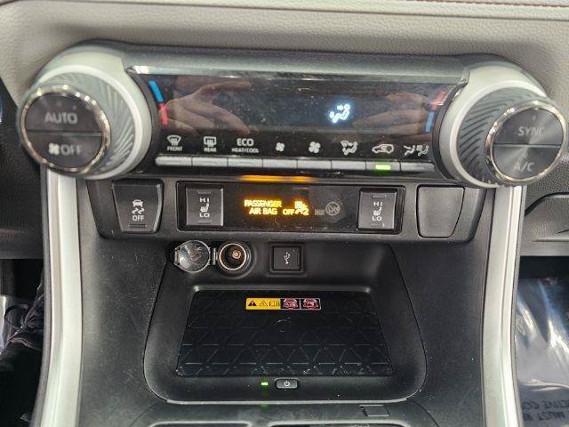 Used 2022 Toyota RAV4 XLE Premium AWD/4WD image 23