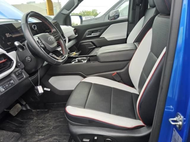 Used 2025 Chevrolet Silverado EV RST AWD/4WD image 3