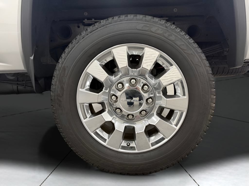 Used 2019 GMC Sierra 2500 Denali w/ Duramax Plus Package AWD/4WD image 22