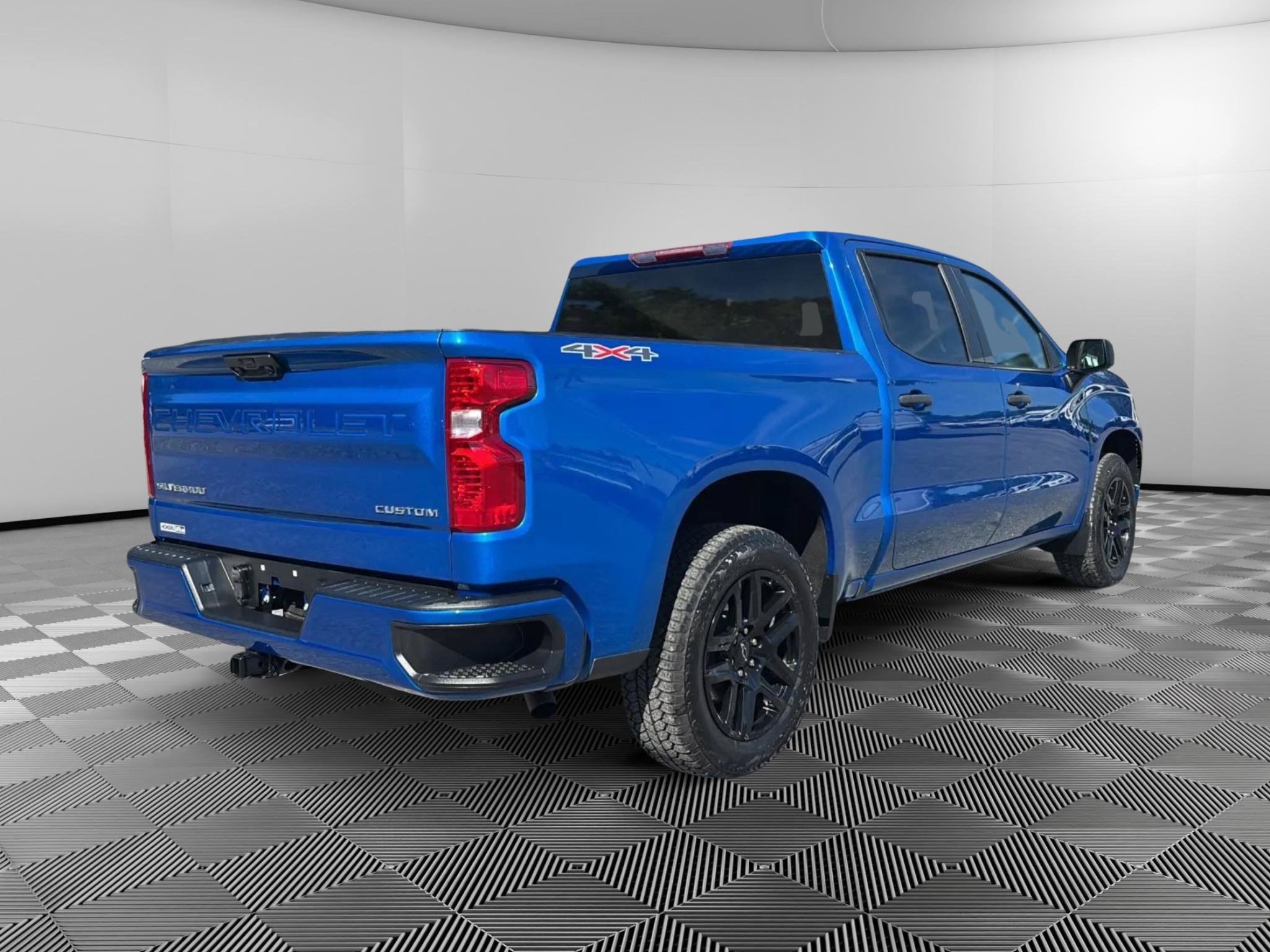 Used 2023 Chevrolet Silverado 1500 Custom AWD/4WD image 4