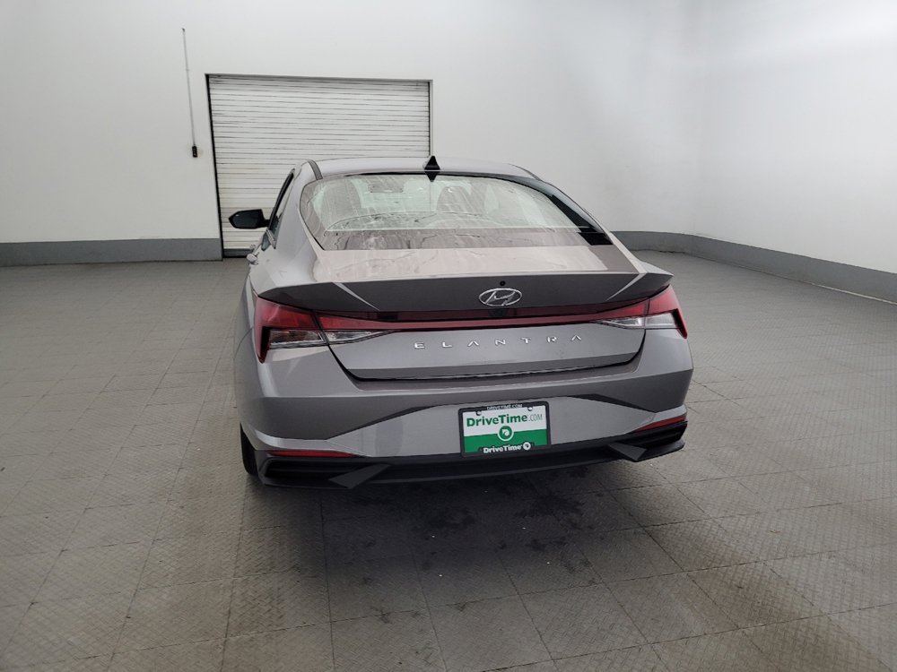 Used 2023 Hyundai Elantra SEL w/ Cargo Package FWD image 6