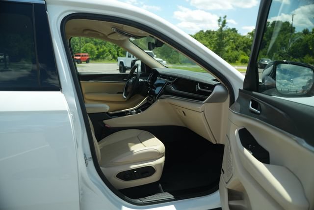 Used 2022 Jeep Grand Cherokee L Limited w/ Luxury Tech Group II AWD/4WD image 20