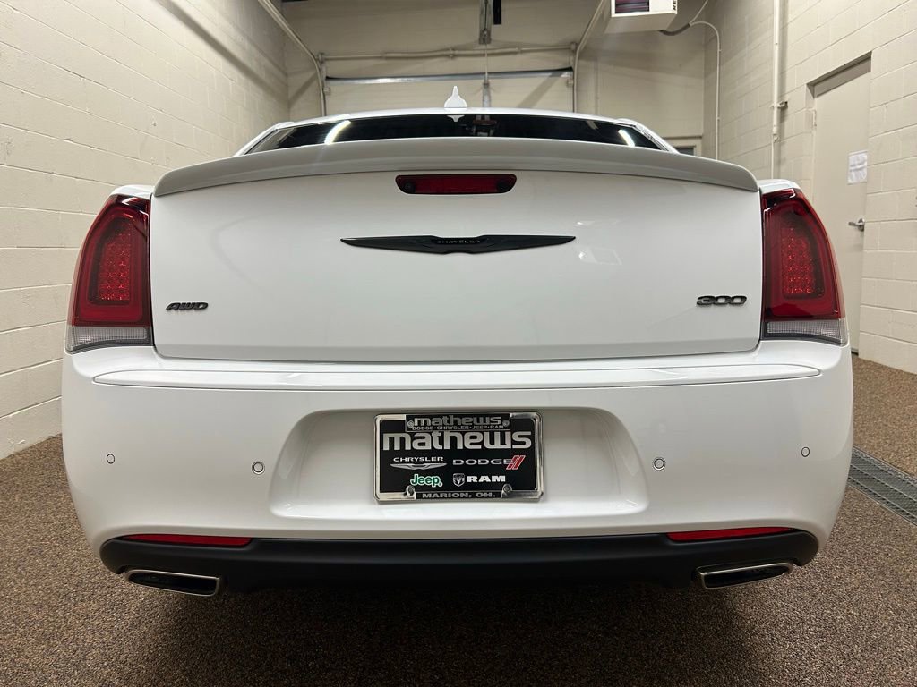 Used 2023 Chrysler 300 Touring L w/ Popular Equipment Group image 3