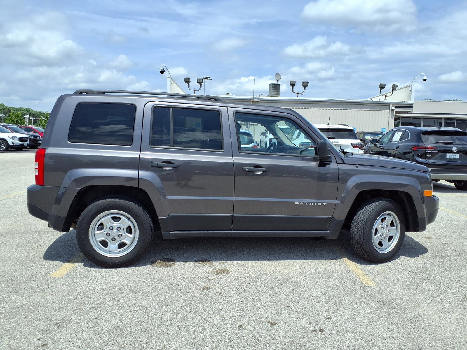 Used 2015 Jeep Patriot Sport FWD image 30