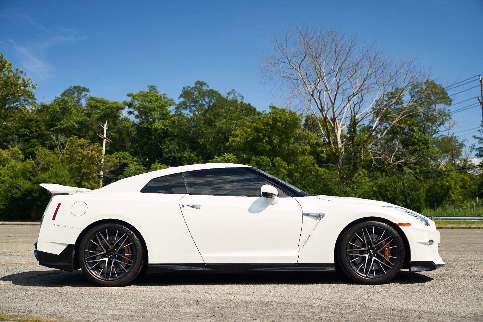 Certified 2024 Nissan GT-R Premium w/ Premium Interior Package AWD/4WD image 46