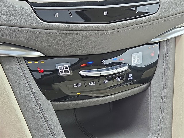 Used 2021 Cadillac XT5 Premium Luxury image 16