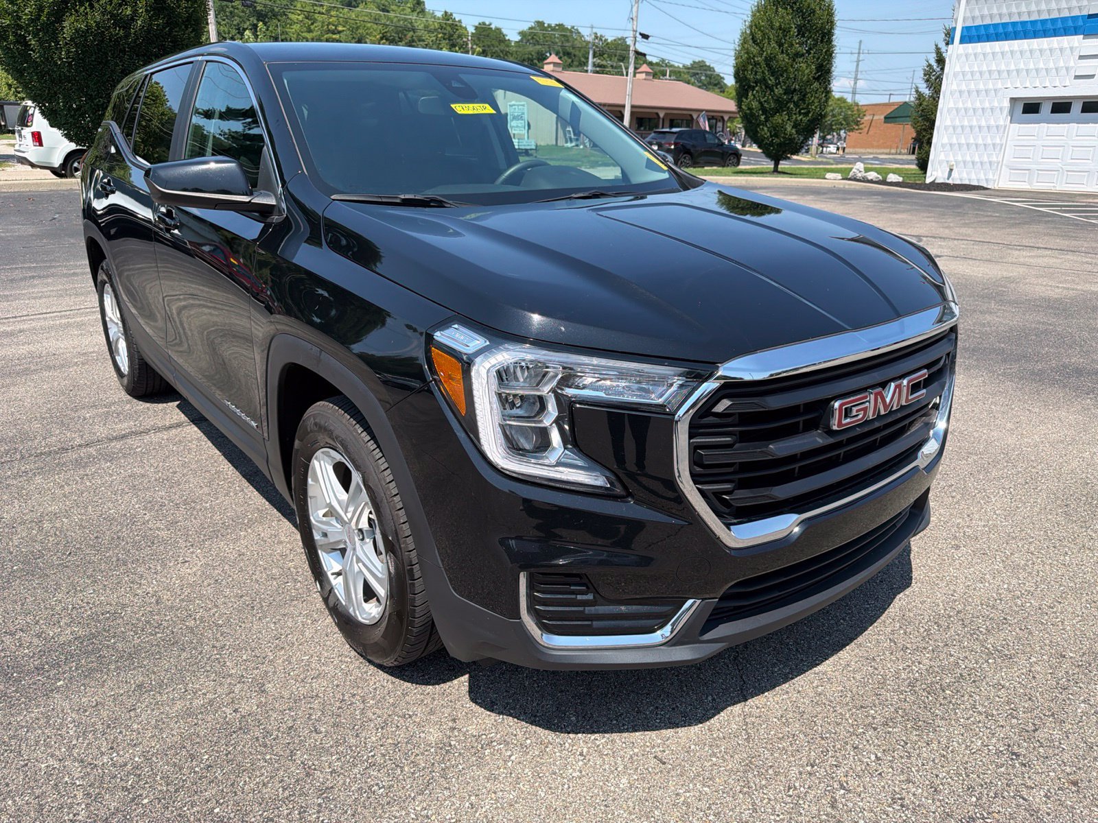 Used 2024 GMC Terrain SLE AWD/4WD image 7