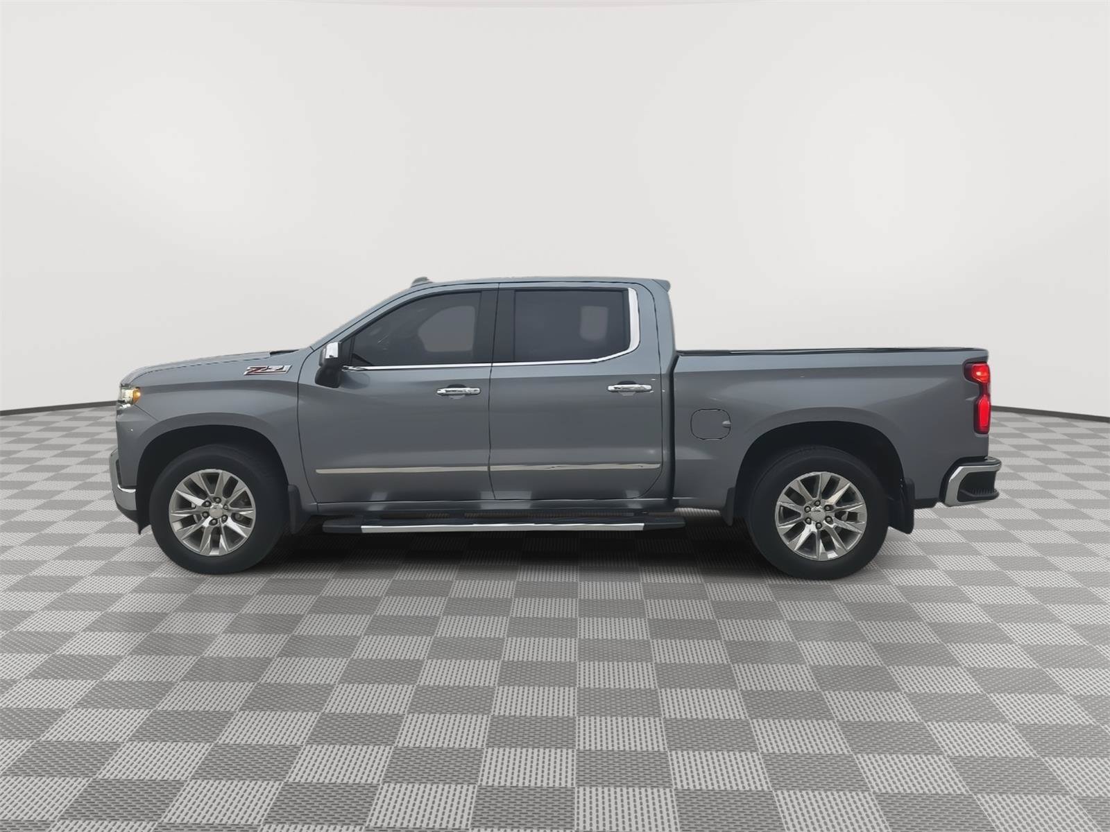 Used 2019 Chevrolet Silverado 1500 LTZ w/ LTZ Premium Package AWD/4WD image 15