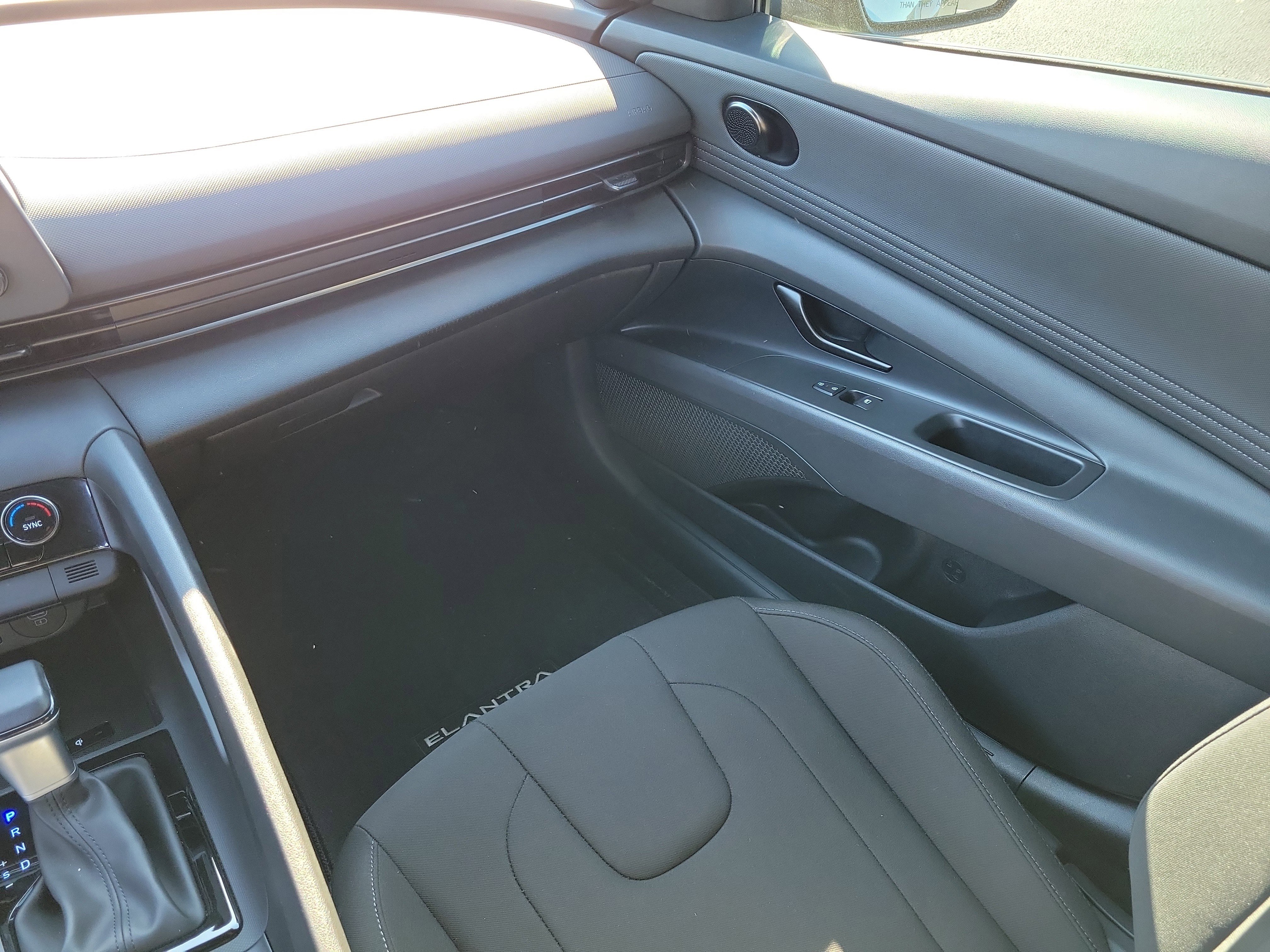 Used 2025 Hyundai Elantra Sport image 16