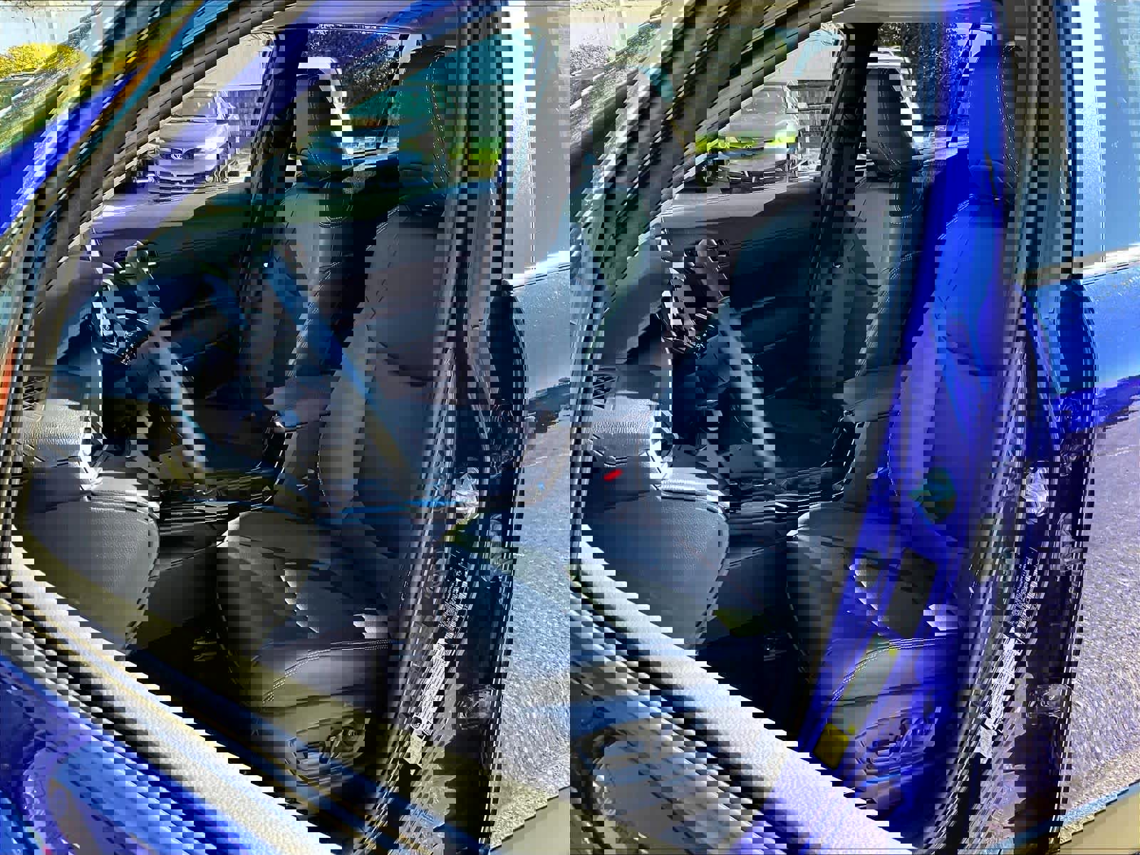 Used 2022 Toyota Corolla Cross XLE w/ Convenience Package image 10