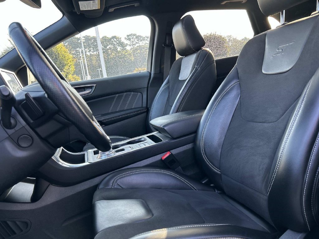 Used 2022 Ford Edge ST w/ Equipment Group 401A AWD/4WD image 25