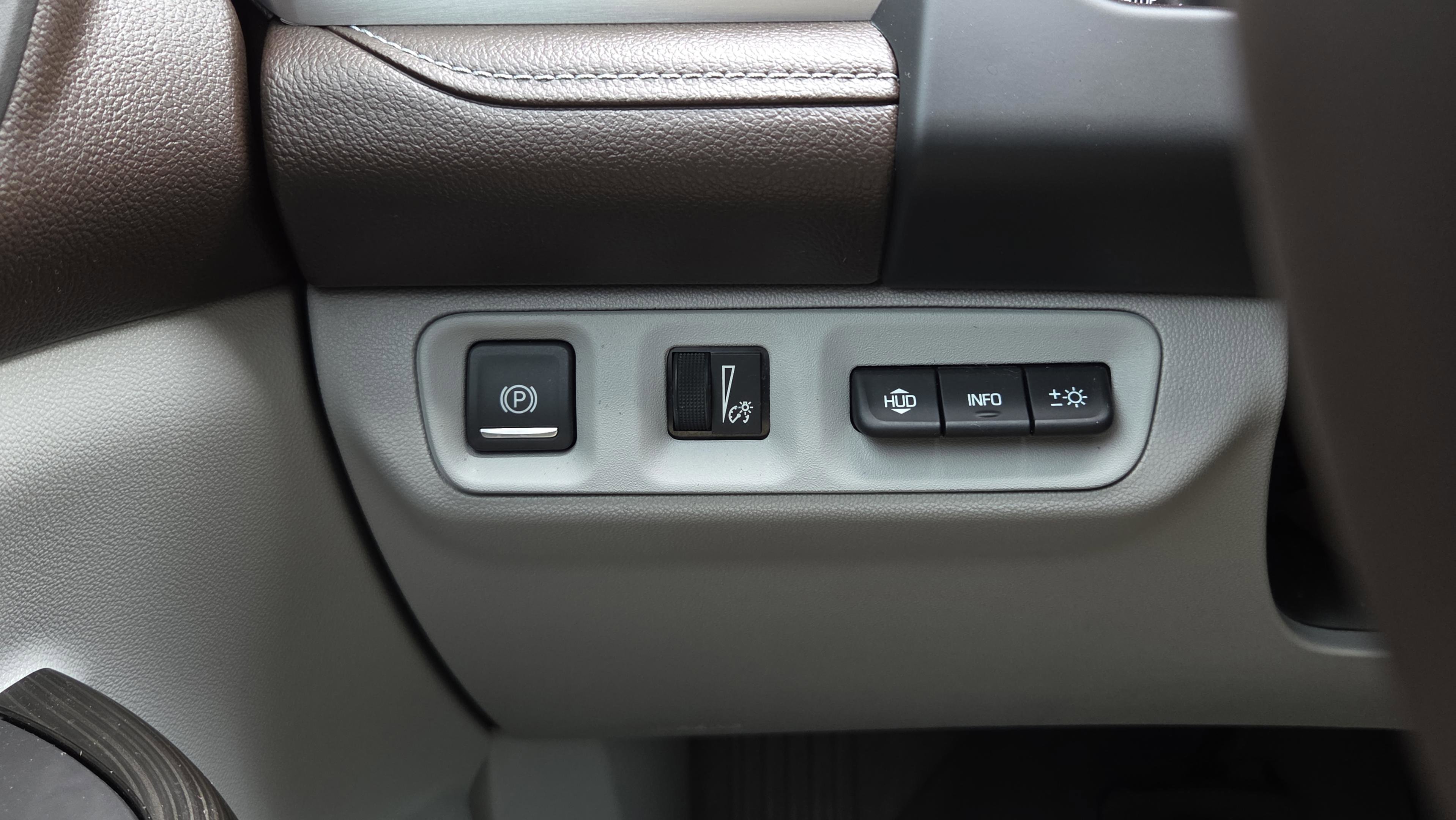 Used 2022 GMC Acadia SLT w/ Technology Package image 11