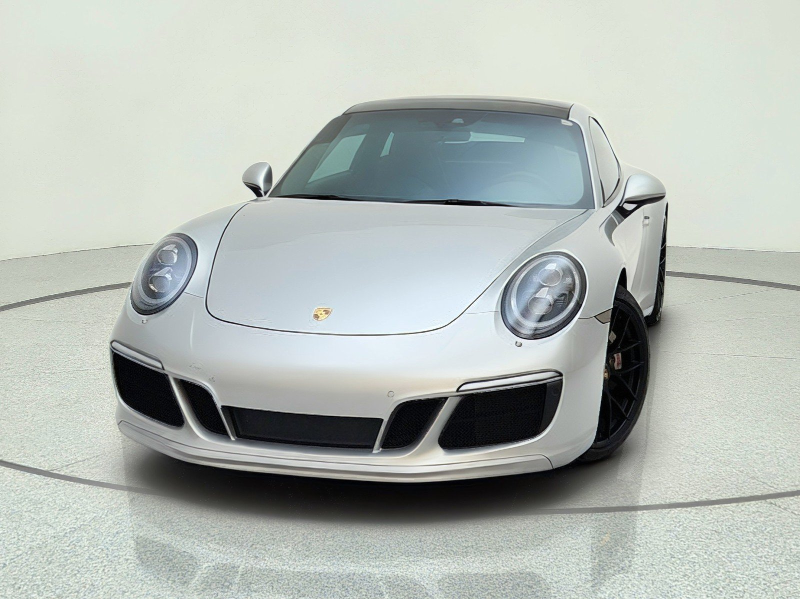 Used 2017 Porsche 911 Carrera GTS RWD image 4