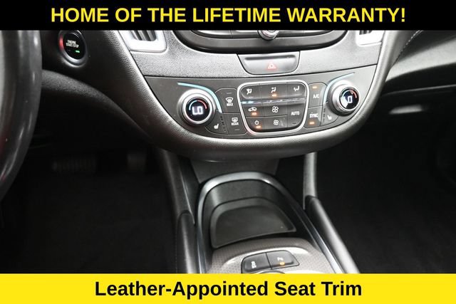 Used 2019 Chevrolet Malibu LT w/ Leather Package FWD image 29