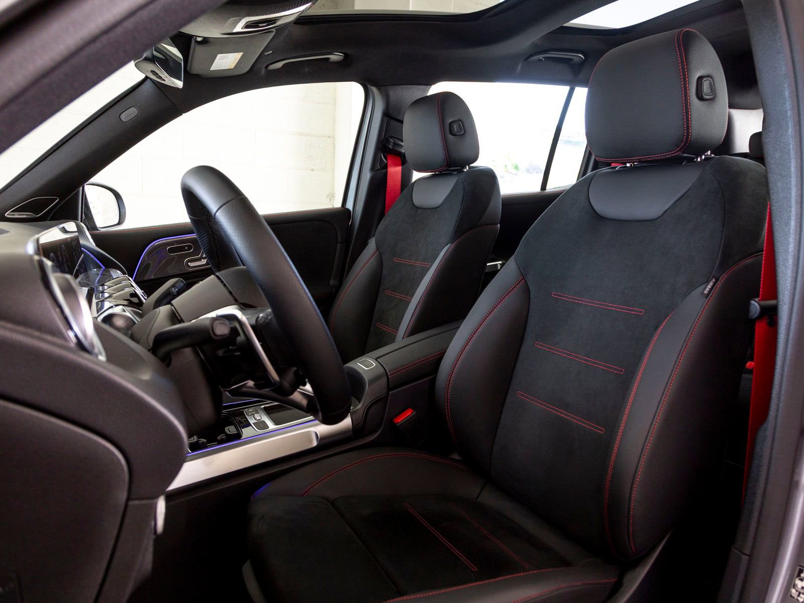 New 2025 Mercedes-Benz GLB 35 AMG 4MATIC image 21