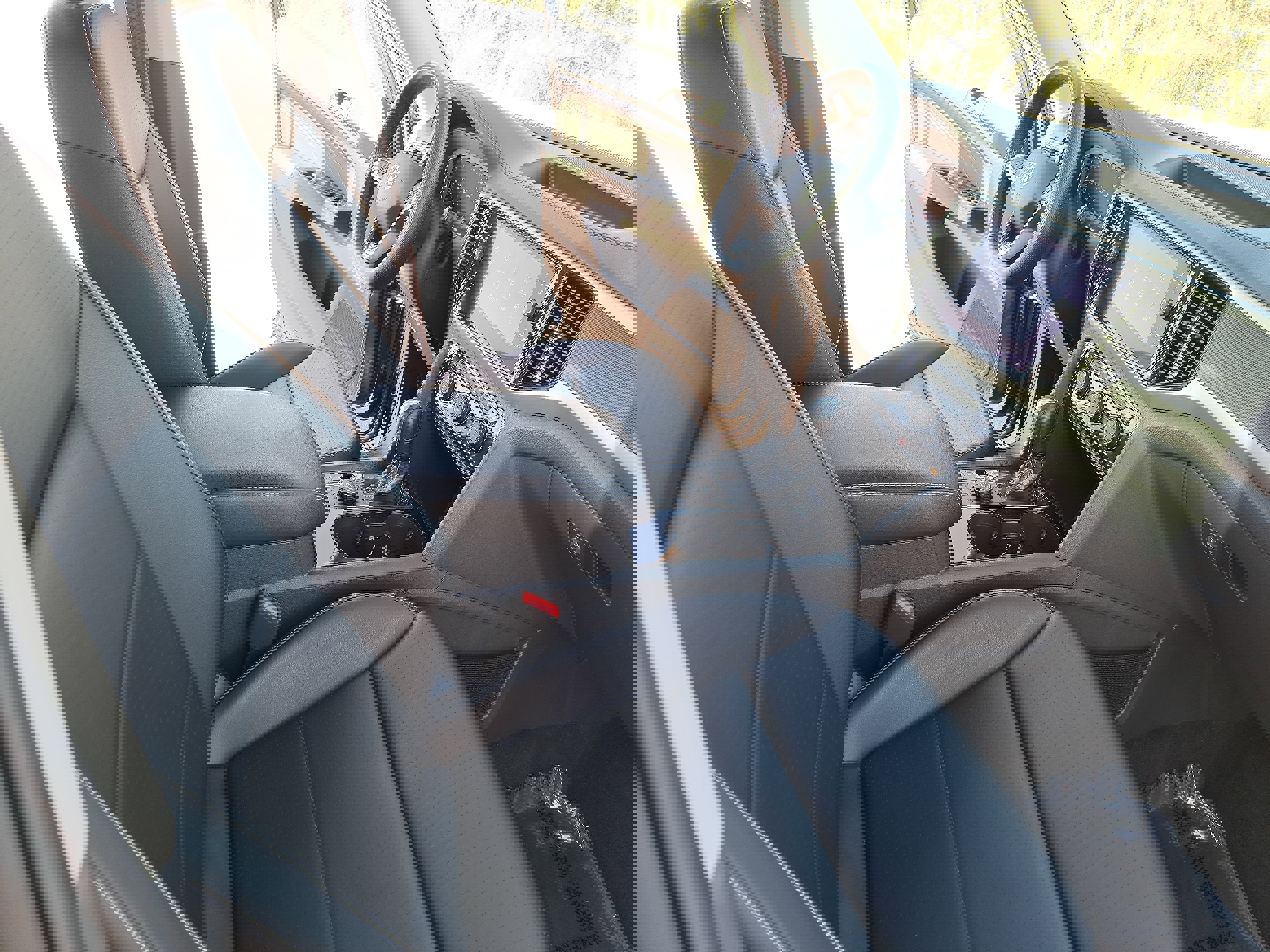 Used 2022 Volkswagen Atlas SEL R-Line image 10