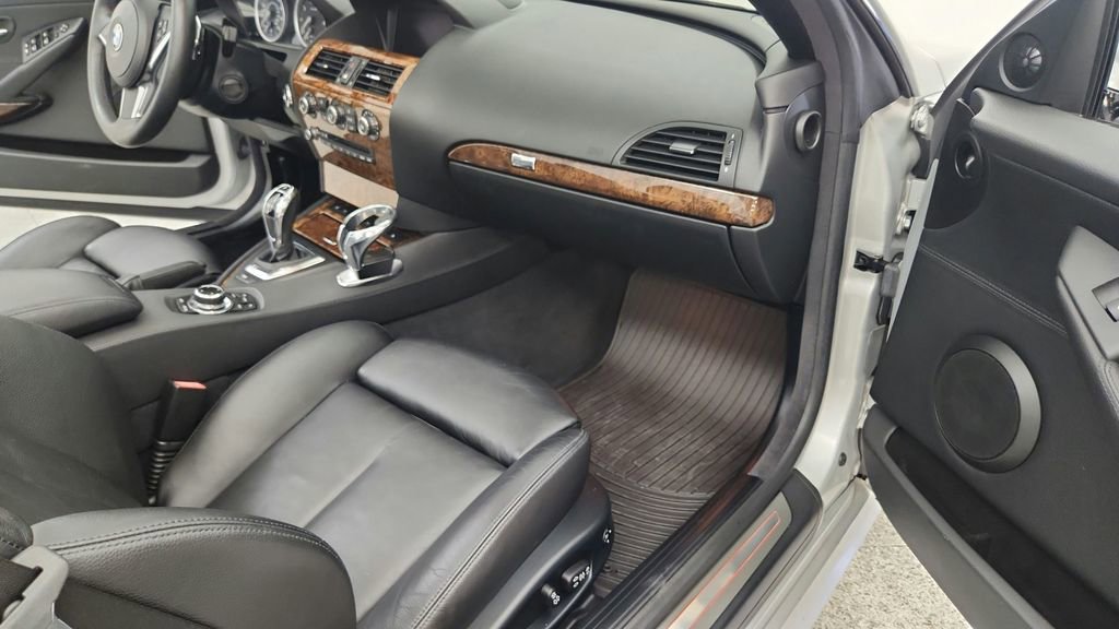 Used 2010 BMW 650i Convertible RWD image 42