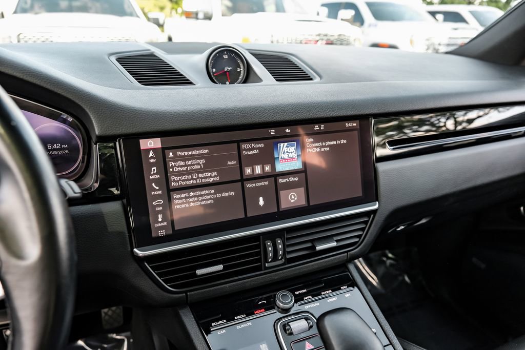 Used 2021 Porsche Cayenne image 28